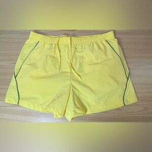 Urban Outfitters BDG Shorts Woman's
in Yellow and‎ green Jess retro shorts XL